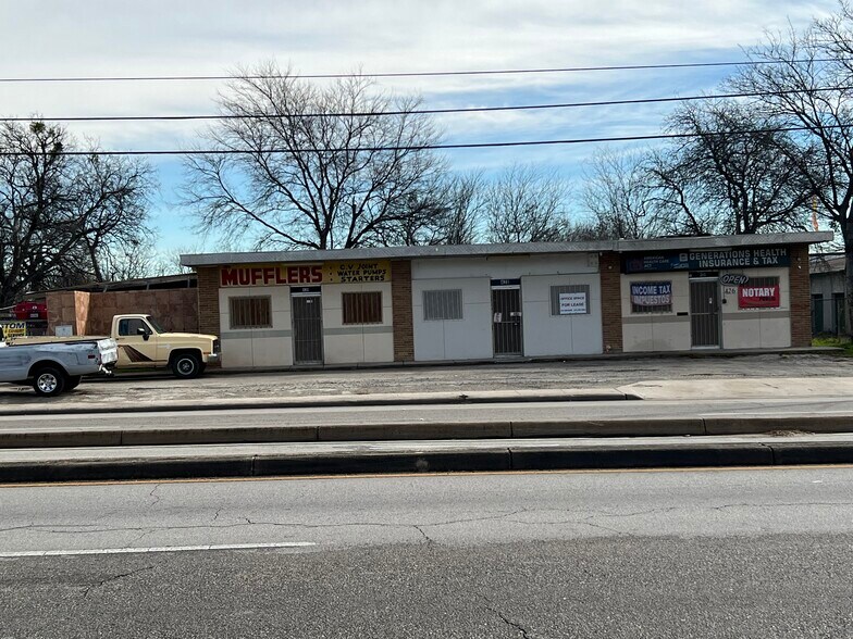 More Photos Of 430 N General McMullen Dr, San Antonio Auto Repair For Sale