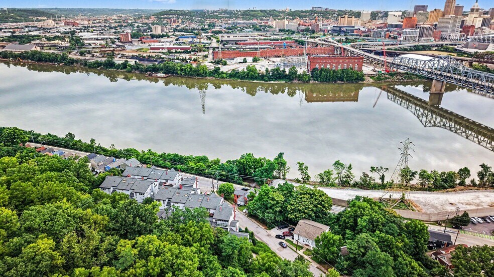 More Photos Of 831 Highway Ave, Covington Office For Sale