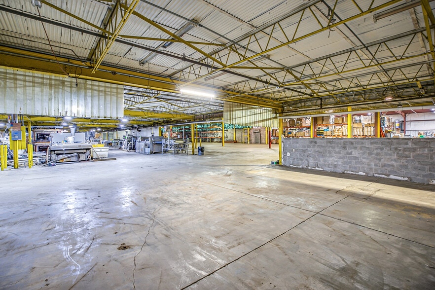 More Photos Of 500 1st Ave, Mount Pleasant Manufacturing For Lease