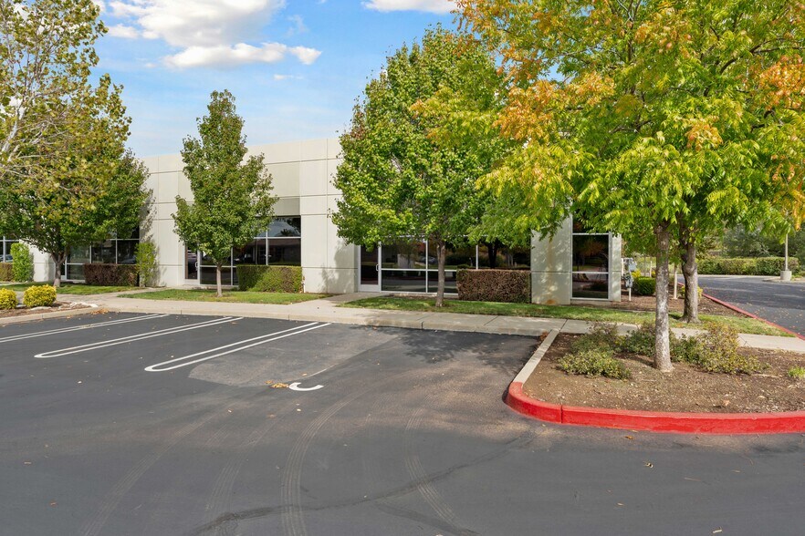 More Photos Of 920 Reserve Dr, Roseville Loft Creative Space For Lease