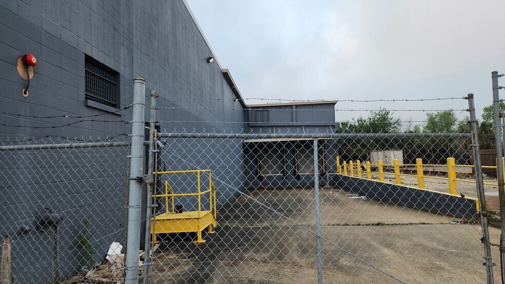 More Photos Of 9921 I-10 Service Rd, New Orleans Freestanding For Sale