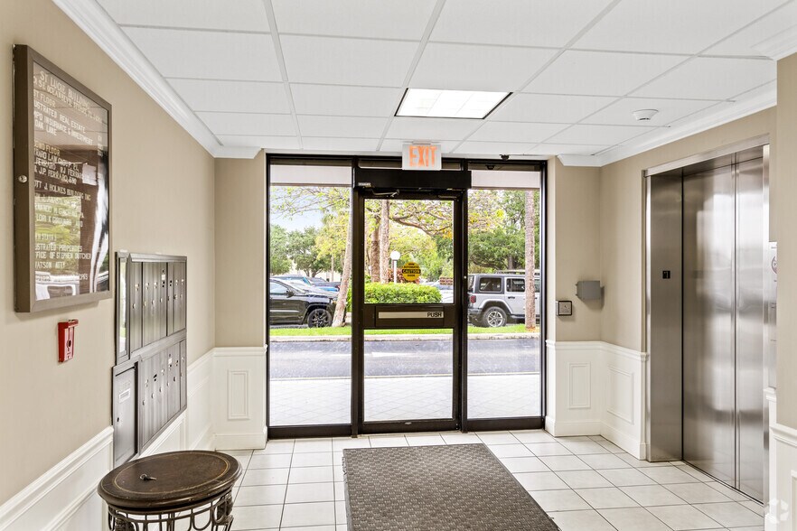 More Photos Of 3601 SE Ocean Blvd, Stuart Office For Lease