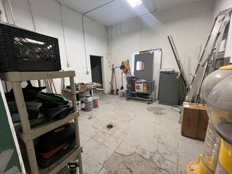 More Photos Of 421 Washington Blvd, Ogden General Retail For Sale