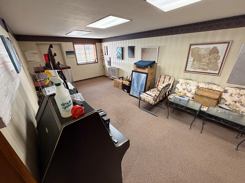 More Photos Of 2202 31st St NE, Canton Flex For Sale