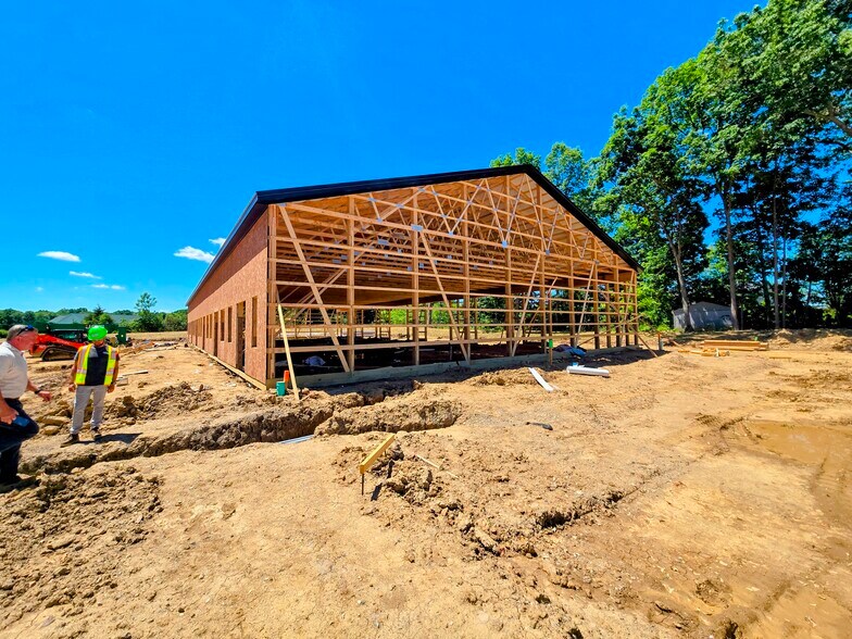 More Photos Of 2570 Medina Rd, Medina Flex For Lease