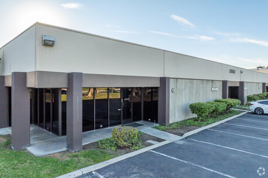 More Photos Of 2882 Walnut Ave, Tustin Light Manufacturing For Lease