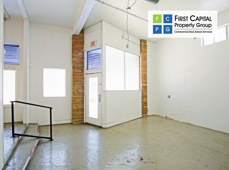 More Photos Of 2300-2304 Edgewater Dr, Orlando Storefront For Lease