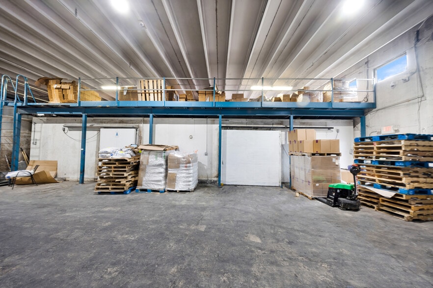 More Photos Of 1996 NW 22nd St, Miami Warehouse For Sale
