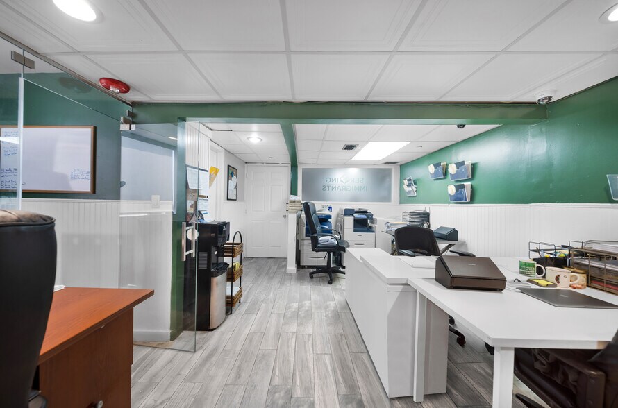 More Photos Of 4011 W Flagler St, Miami Loft Creative Space For Lease