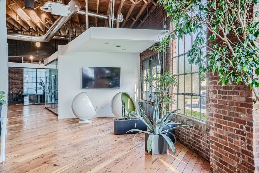 More Photos Of 389 S Lipan St, Denver Industrial For Sale