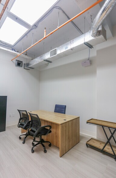 More Photos Of 1720 Harrison St, Hollywood Office Residential For Sale