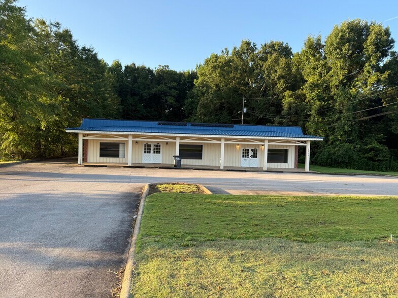 More Photos Of 3713-3715 Pepperell Pky, Opelika Freestanding For Sale