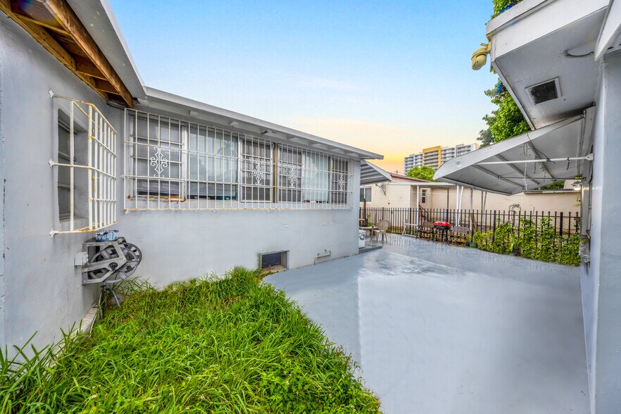 More Photos Of 943 SW 9th Ave, Miami Apartments For Sale