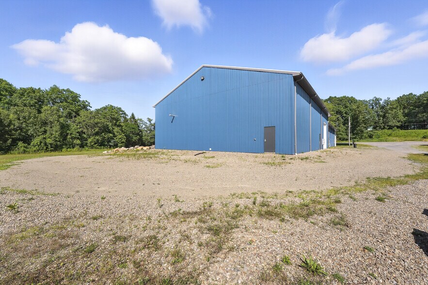 More Photos Of 4487 Sr 8, Titusville Showroom For Sale