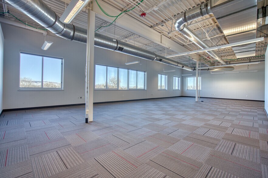 More Photos Of 6333 Dry Creek Pky, Niwot Industrial For Sale