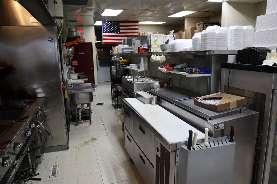 More Photos Of 125 S Main St, Burlington Restaurant For Lease