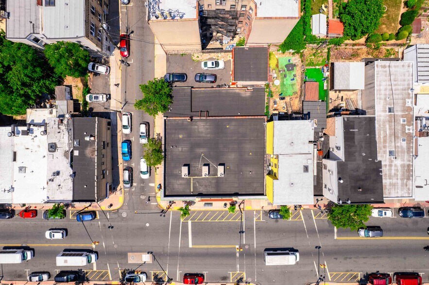 More Photos Of 6701 Bergenline Ave, West New York Office For Sale