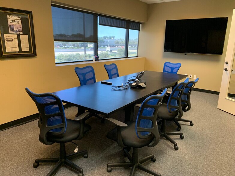 More Photos Of 11500 S Sam Houston Pkwy W, Houston Showroom For Sale