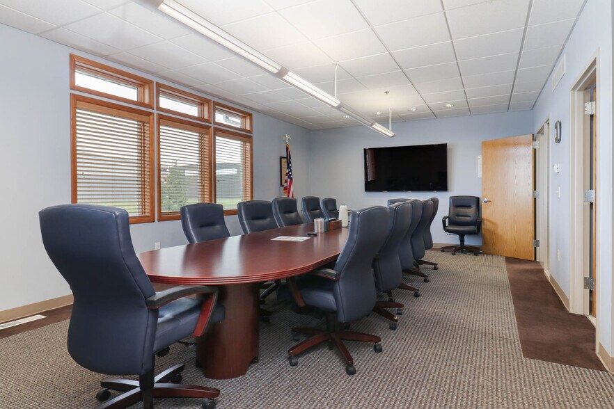 More Photos Of 407 Detroit Ave, Bloomington Office For Sale