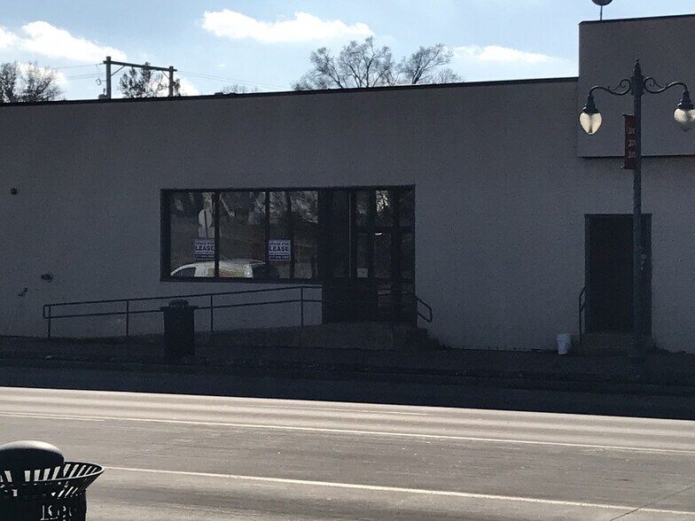 More Photos Of 1220 Main St, Keokuk Freestanding For Sale