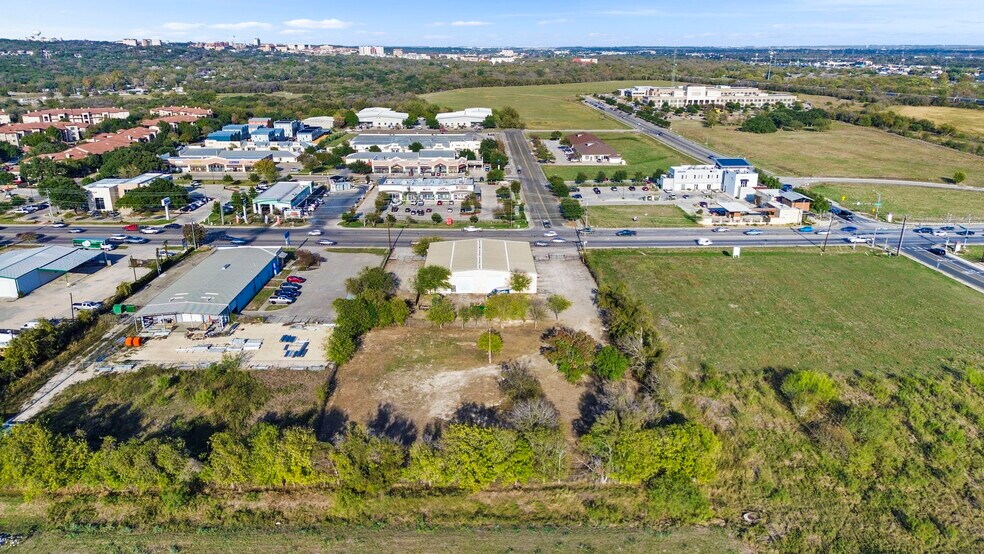More Photos Of 290 Wonder World Dr, San Marcos Warehouse For Lease
