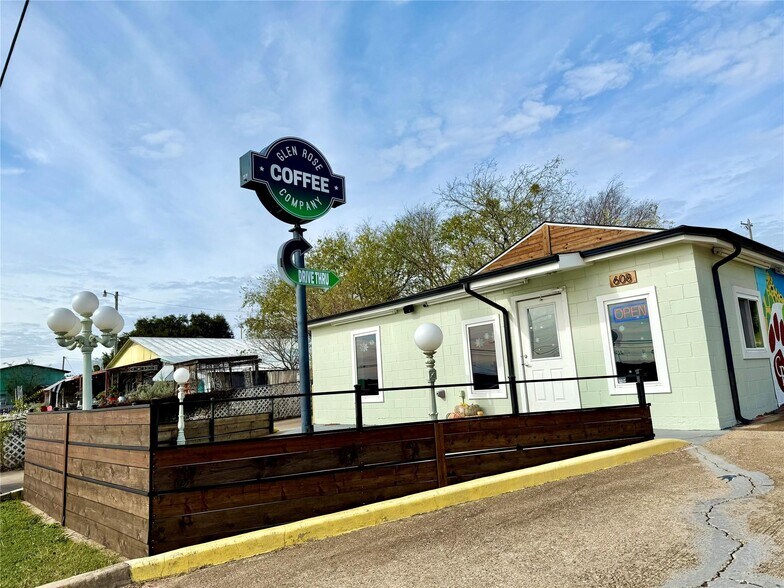 More Photos Of 608 SW Big Bend Trl, Glen Rose Restaurant For Sale
