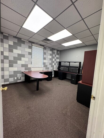 More Photos Of 480 Century Dr, Salt Lake City Showroom For Sale