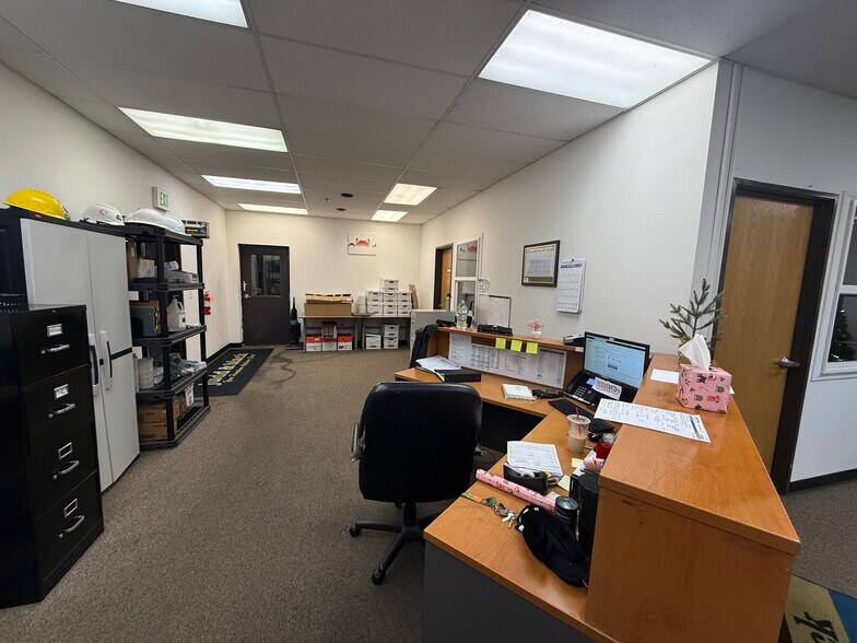 More Photos Of 3303 McDougall Ave, Everett Manufacturing For Lease