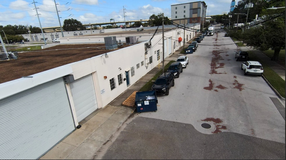 More Photos Of 1110 Sligh Blvd, Orlando Warehouse For Lease