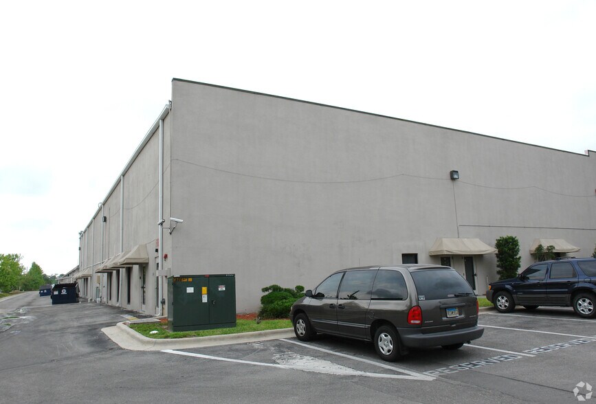 More Photos Of 5575 S Semoran Blvd, Orlando Unknown For Lease