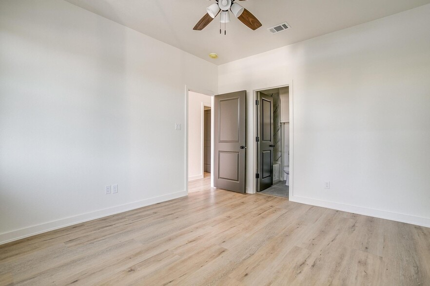 More Photos Of 3108 Frazier Ave, Fort Worth Multifamily For Sale