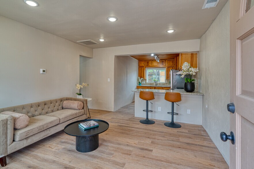 More Photos Of 720-724 School St, Espanola Apartments For Sale