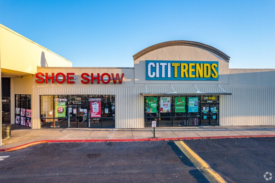 More Photos Of 1900-2020 Louisville Ave, Monroe General Retail For Lease