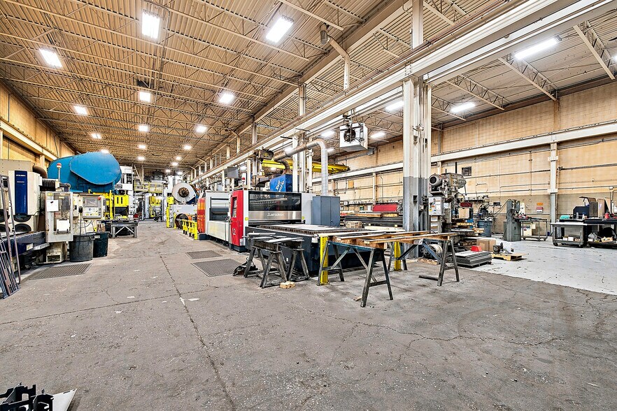More Photos Of 33710 Riviera Dr, Fraser Warehouse For Sale