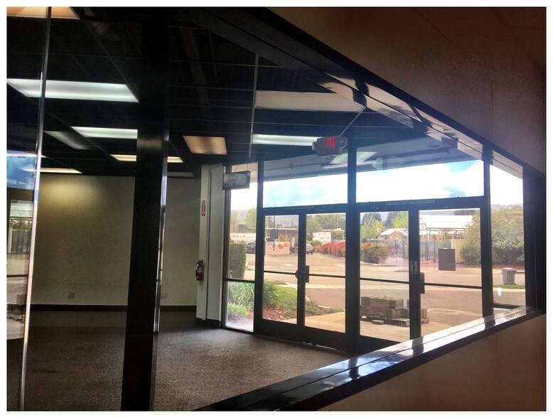 More Photos Of 1375 S De Anza Blvd, Cupertino Restaurant For Sale