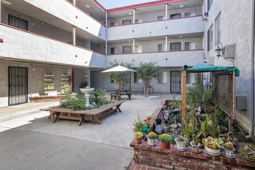 More Photos Of 819 Wright Ave, Pasadena Apartments For Sale
