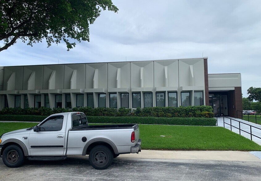 More Photos Of 4950 Communication Ave, Boca Raton Office For Lease