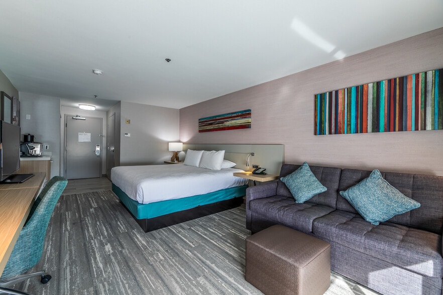 More Photos Of 4400 North Fwy, Fort Worth Hotel For Sale