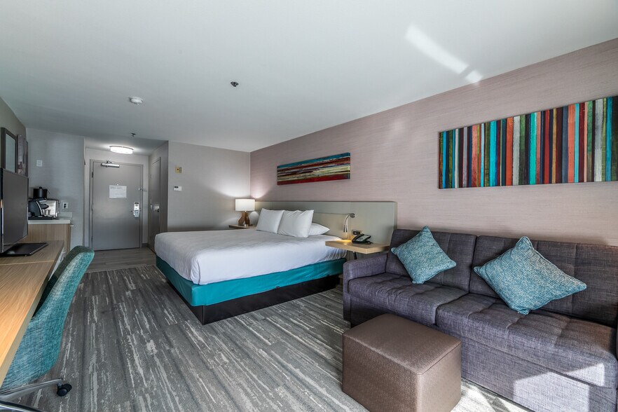 More Photos Of 4400 North Fwy, Fort Worth Hotel For Sale