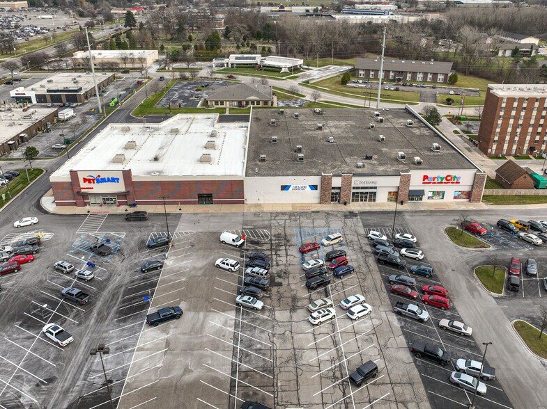 More Photos Of 23267 Eureka Rd, Taylor Freestanding For Lease