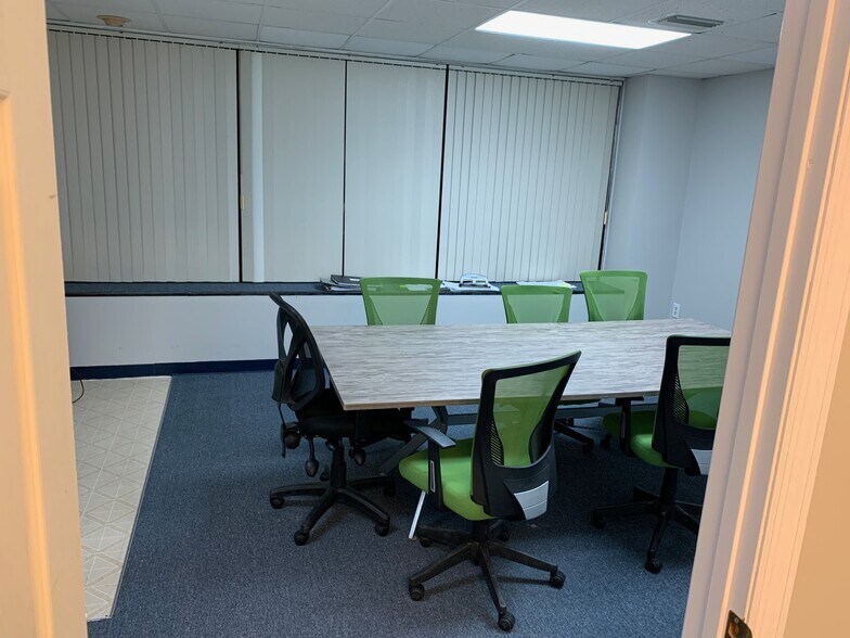 More Photos Of 19 N 6th St, Haines City Storefront For Lease