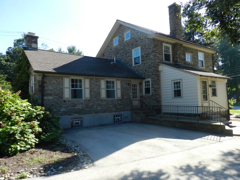 More Photos Of 98 Darby Rd, Paoli Office Residential For Lease