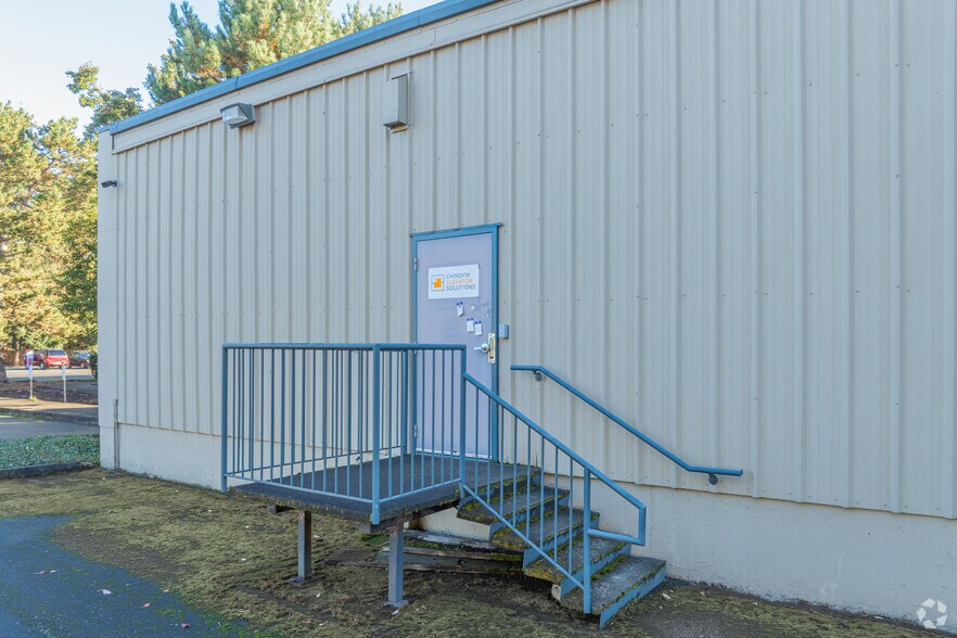 More Photos Of 811-832 3rd Ave S, Kent Manufacturing For Lease