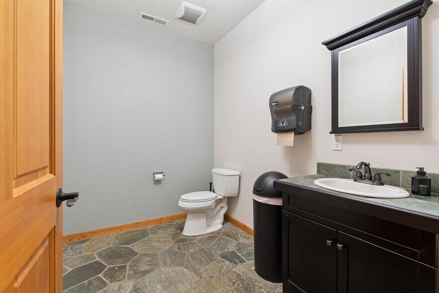 More Photos Of 201 United Dr, Kalispell Light Manufacturing For Lease