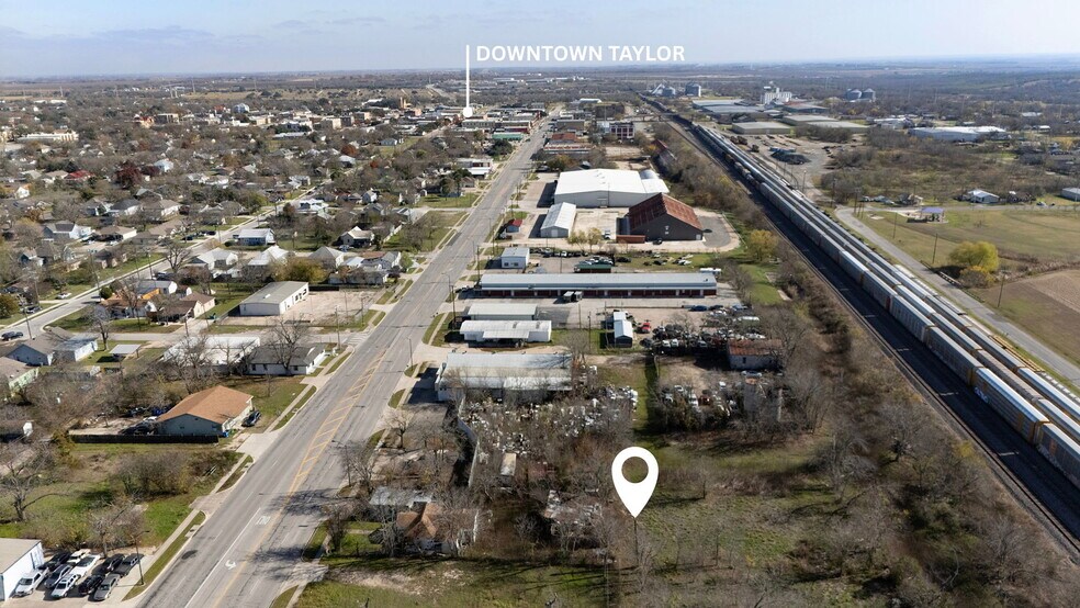 More Photos Of 921 W 2nd St, Taylor Land For Sale