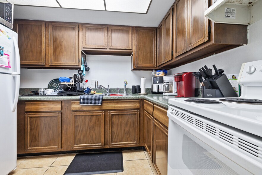 More Photos Of 2566 Harn BLVD, Clearwater Apartments For Sale