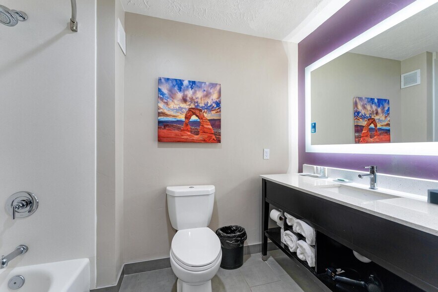 More Photos Of 465 S 100 E, Kanab Hospitality For Sale