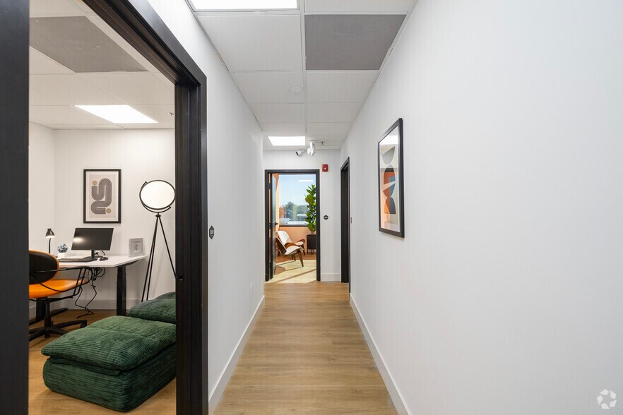 More Photos Of 6698 68th Ave N, Pinellas Park Coworking Space