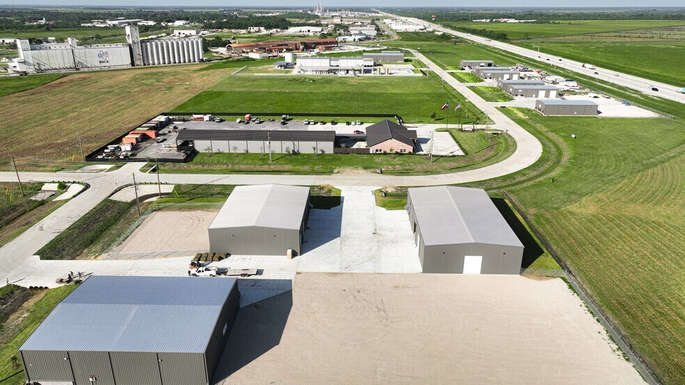 More Photos Of 8490 Industrial Pky, Beaumont Industrial For Lease
