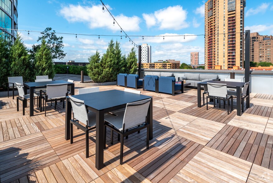 More Photos Of 1369 Spruce Pl, Minneapolis Apartments For Lease